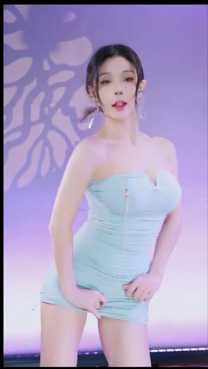 14021631582