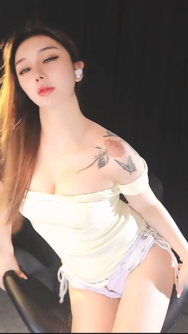19043915448